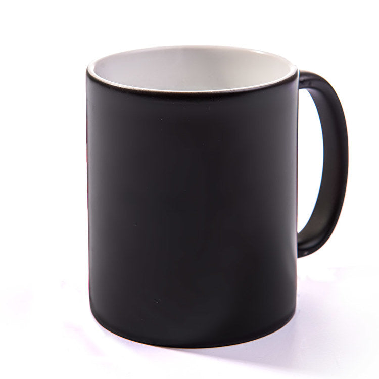 Taza Mágica Negra de 11 Oz. con fondo de Color: blanco